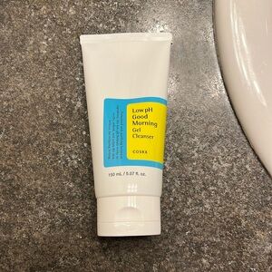 COSRX Low pH Good Morning Gel Cleanser